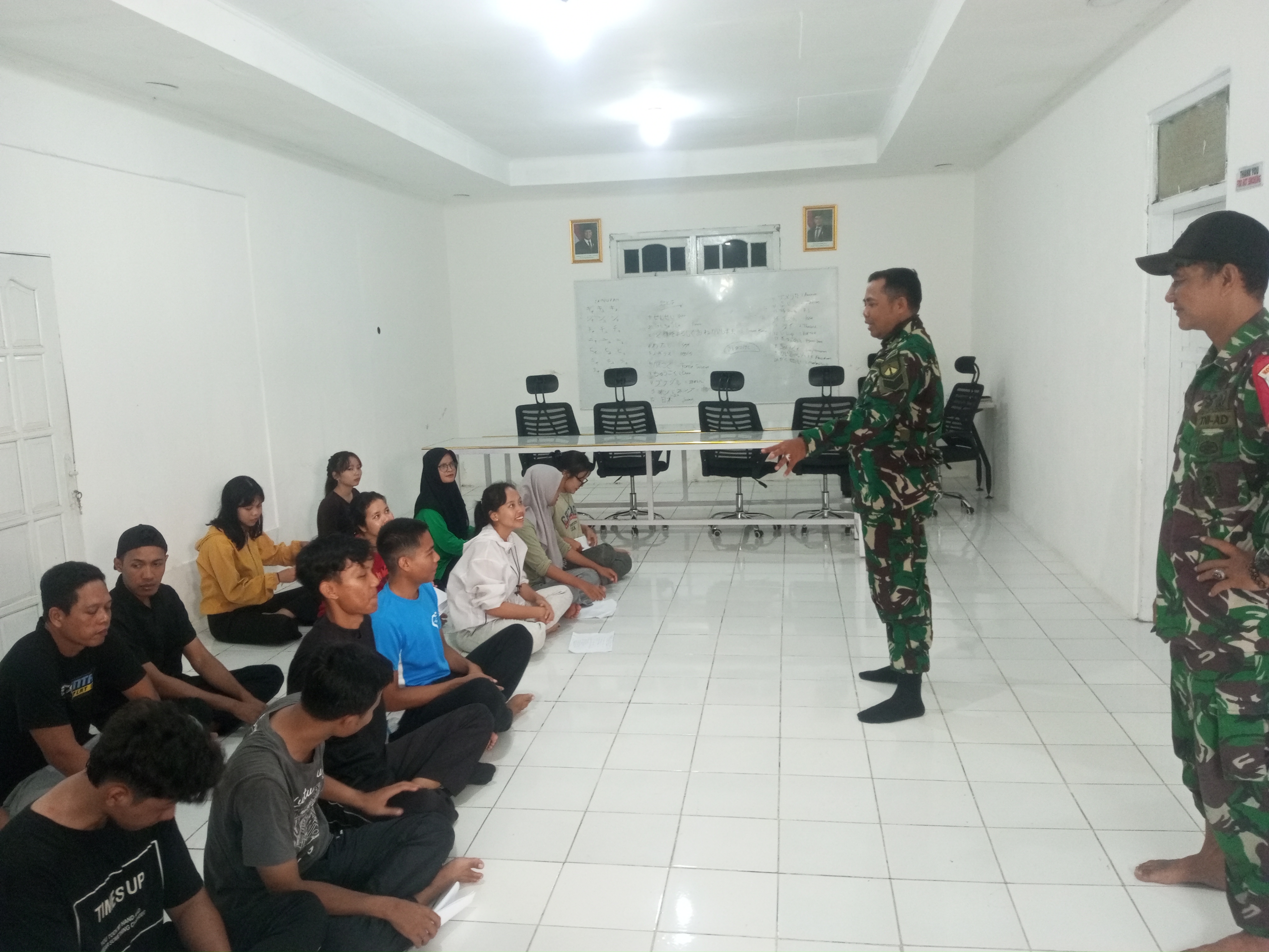 Pembekalan Kedisiplinan dan Fisik oleh TNI Hari untuk Siswa Calon Peserta Program ke Jepang